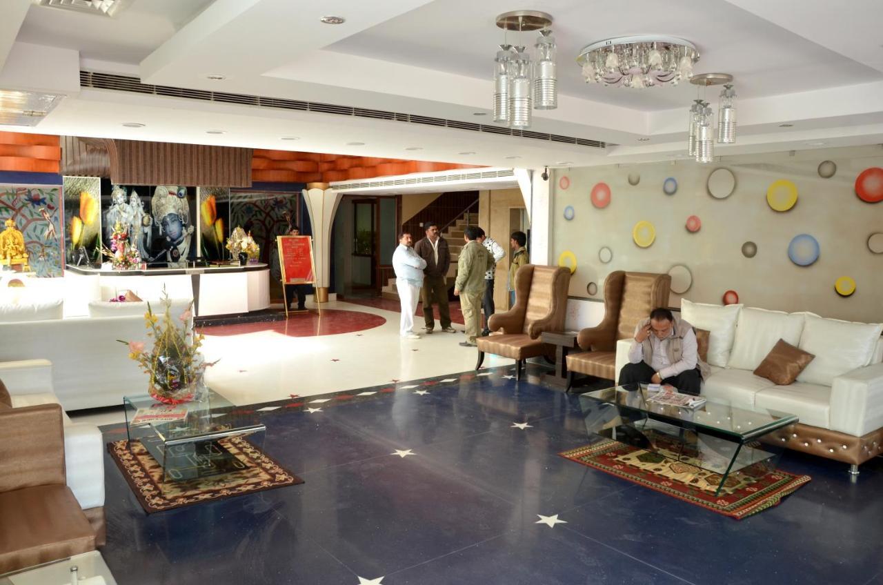 Hotel Raj Mandir Haridwār Esterno foto