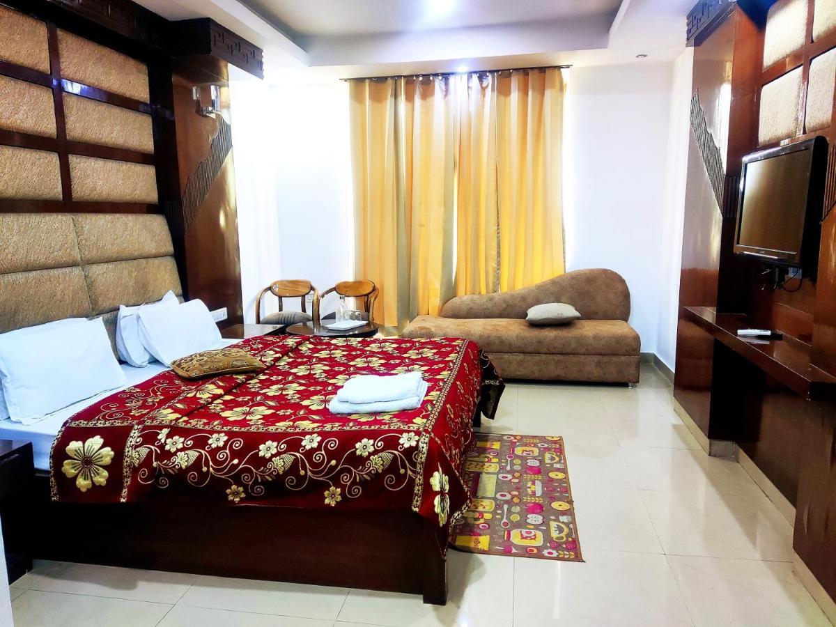 Hotel Raj Mandir Haridwār Esterno foto