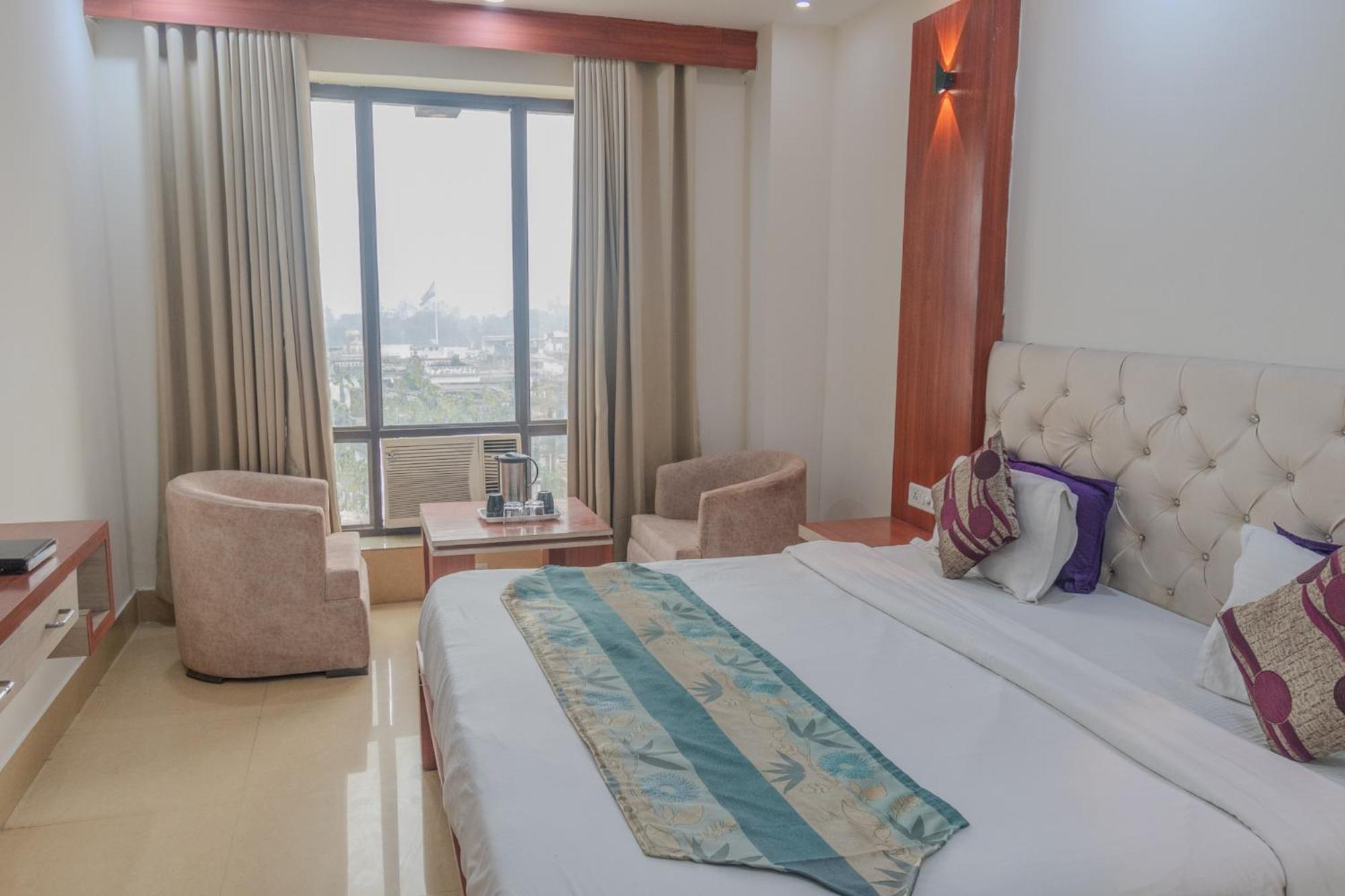Hotel Raj Mandir Haridwār Esterno foto