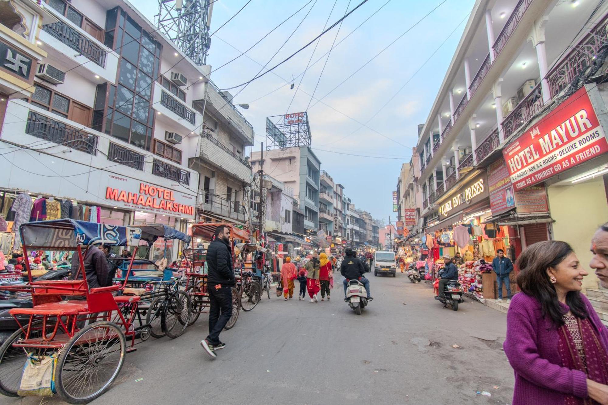 Hotel Raj Mandir Haridwār Esterno foto