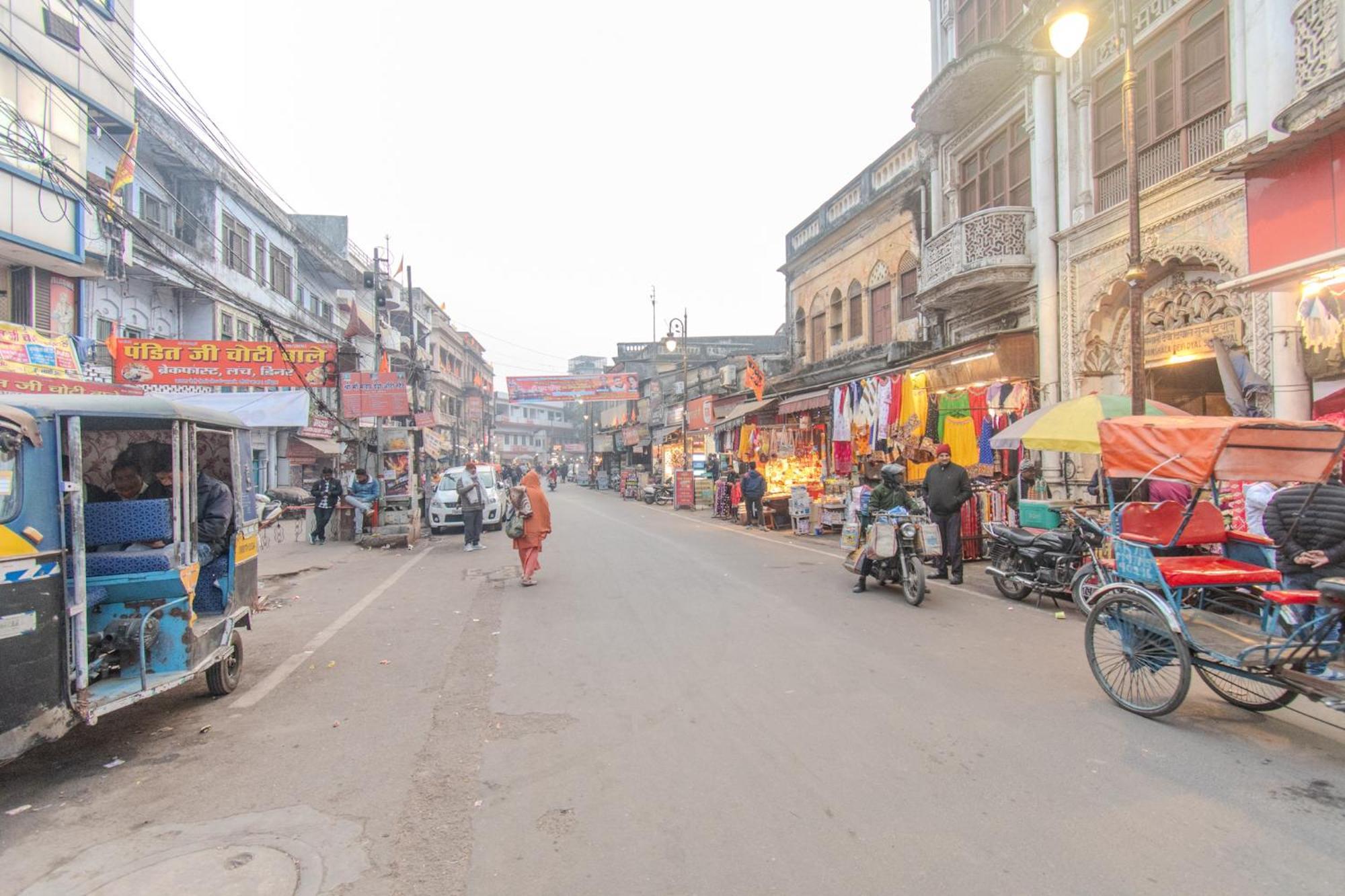 Hotel Raj Mandir Haridwār Esterno foto