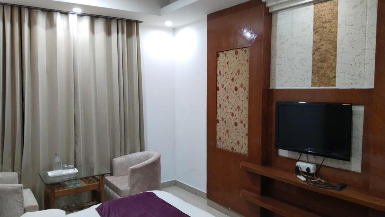 Hotel Raj Mandir Haridwār Esterno foto