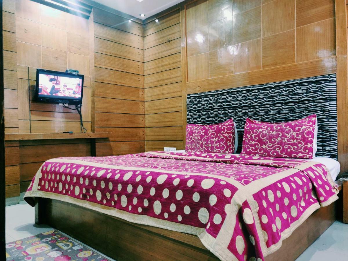 Hotel Raj Mandir Haridwār Esterno foto
