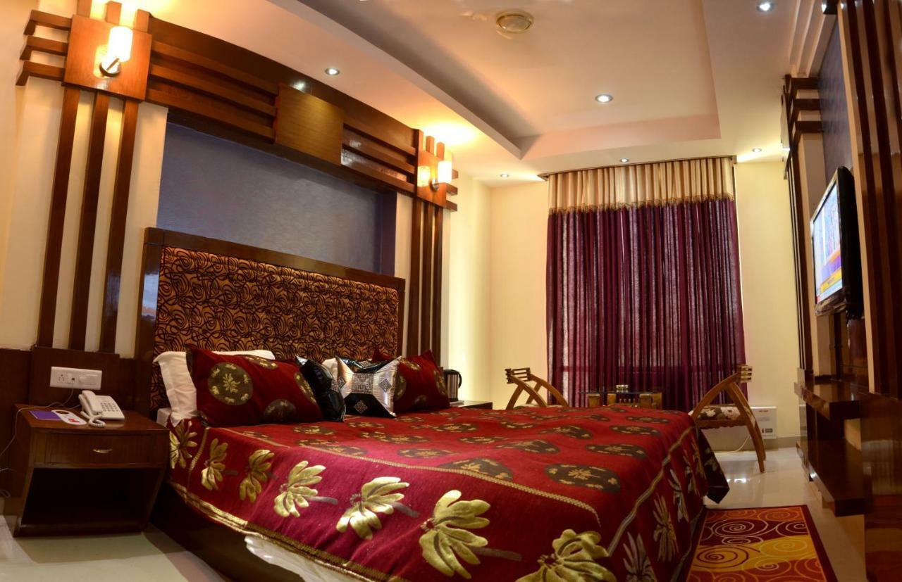 Hotel Raj Mandir Haridwār Esterno foto